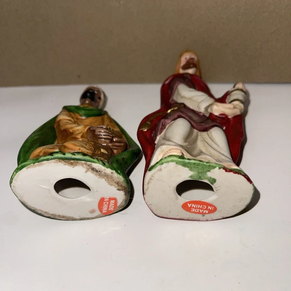 Vintage Christmas Nativity Porcelain Figurines 2 Wisemen 2 Wise Men Kings‎